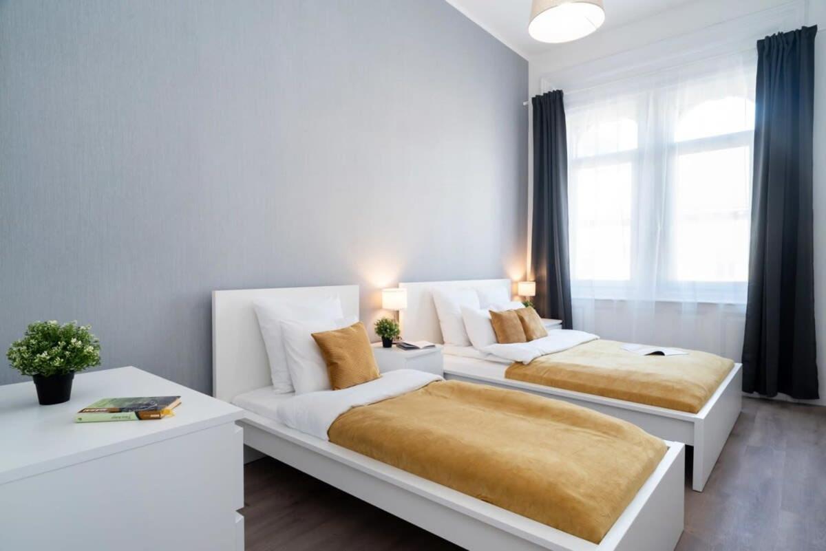 Large Apartment At Perfect Central Location Budapest Exterior photo