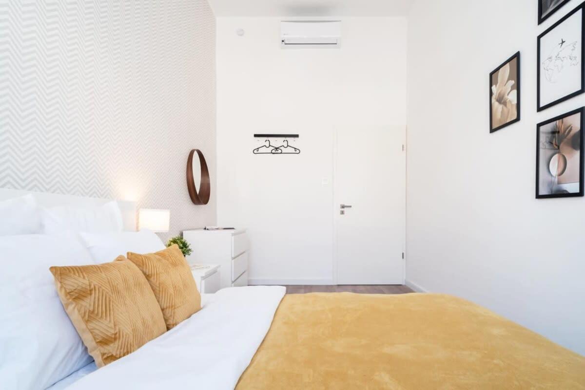 Large Apartment At Perfect Central Location Budapest Exterior photo