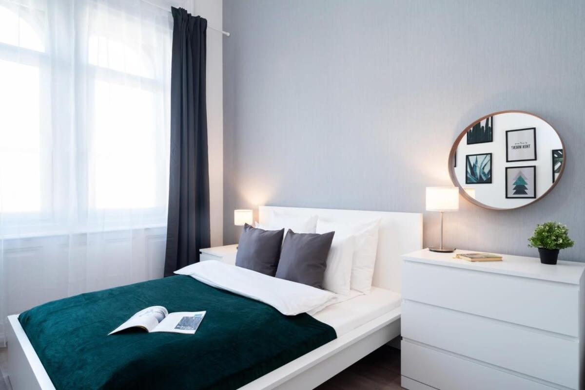 Large Apartment At Perfect Central Location Budapest Exterior photo