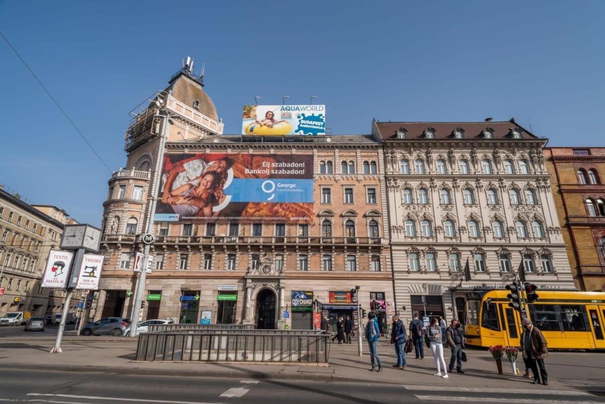Large Apartment At Perfect Central Location Budapest Exterior photo